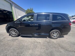 Honda Odyssey with Vantage Mobility Side Entry Automatic In Floor conversion
