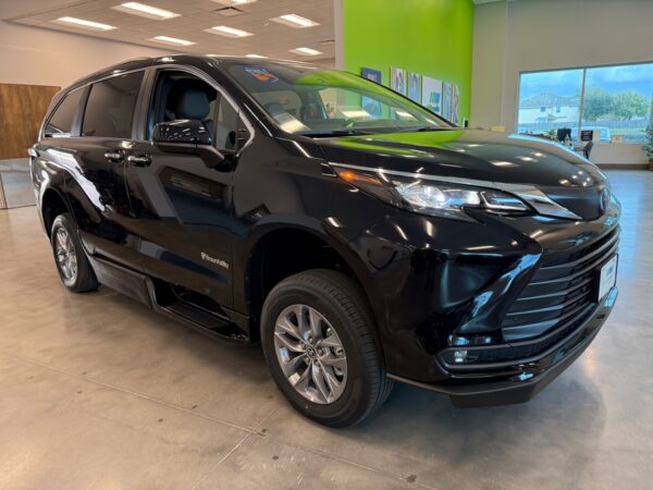 Black Toyota Sienna with BraunAbility Side Entry Automatic Fold Out conversion