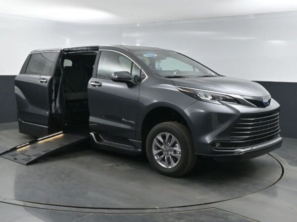 Grey Toyota Sienna with BraunAbility Side Entry Automatic Fold Out conversion