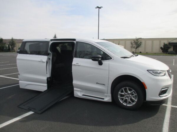 White Chrysler Pacifica with BraunAbility Side Entry Automatic In Floor conversion