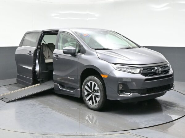 Grey Honda Odyssey with BraunAbility Side Entry Automatic In Floor conversion