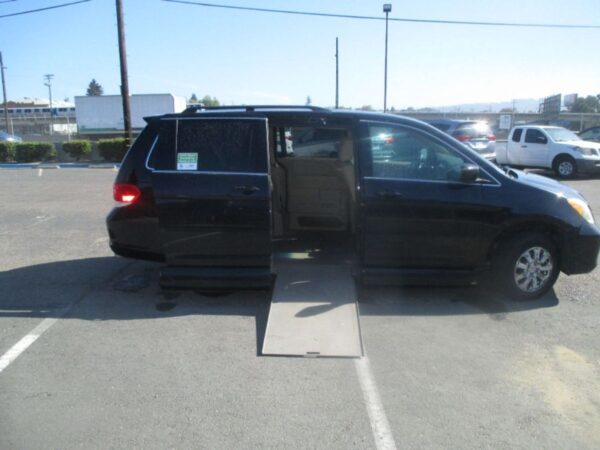 Black Honda Odyssey with Vantage Mobility Side Entry Automatic In Floor conversion
