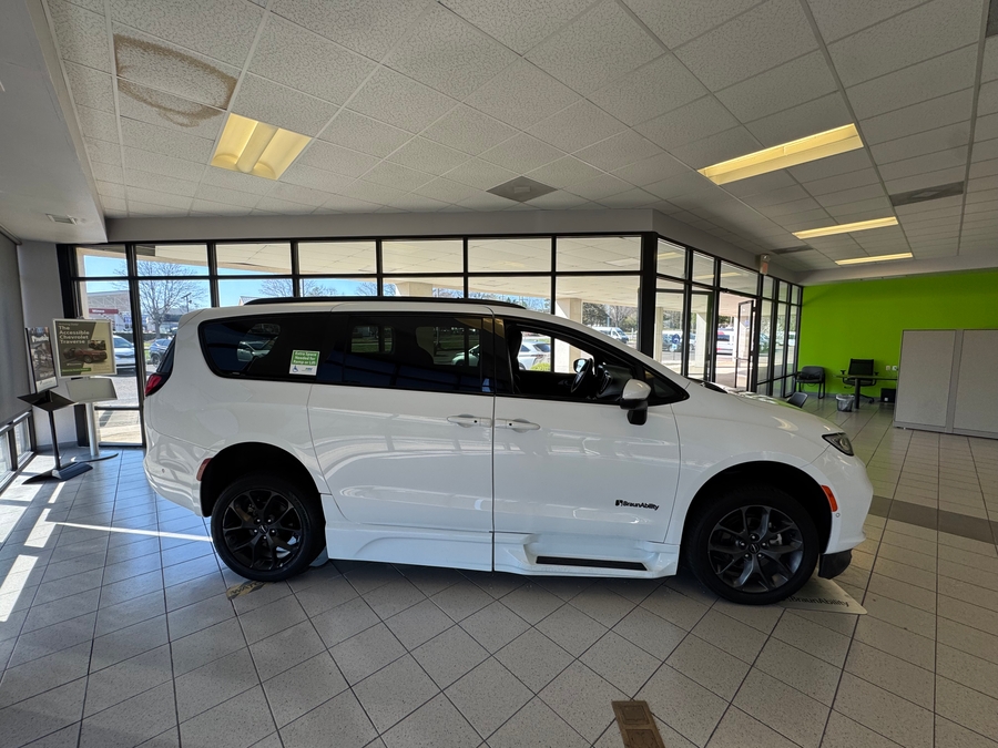White Chrysler Pacifica with BraunAbility Side Entry Automatic In Floor conversion