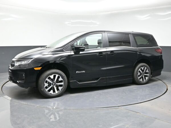 Black Honda Odyssey with BraunAbility Side Entry Automatic In Floor conversion