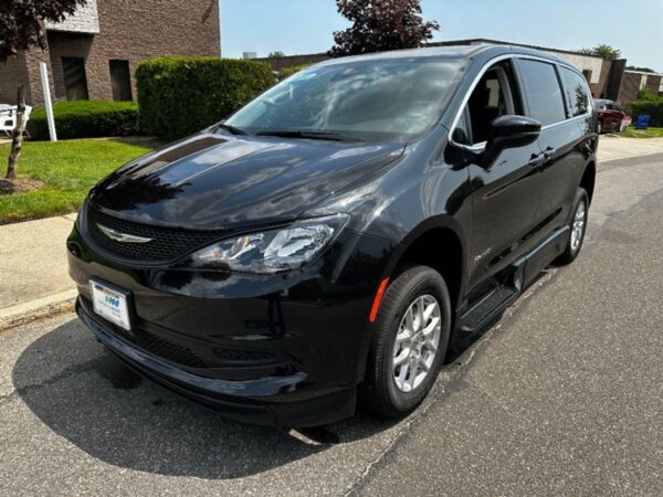 Black Chrysler Voyager with BraunAbility Side Entry Automatic Fold Out conversion
