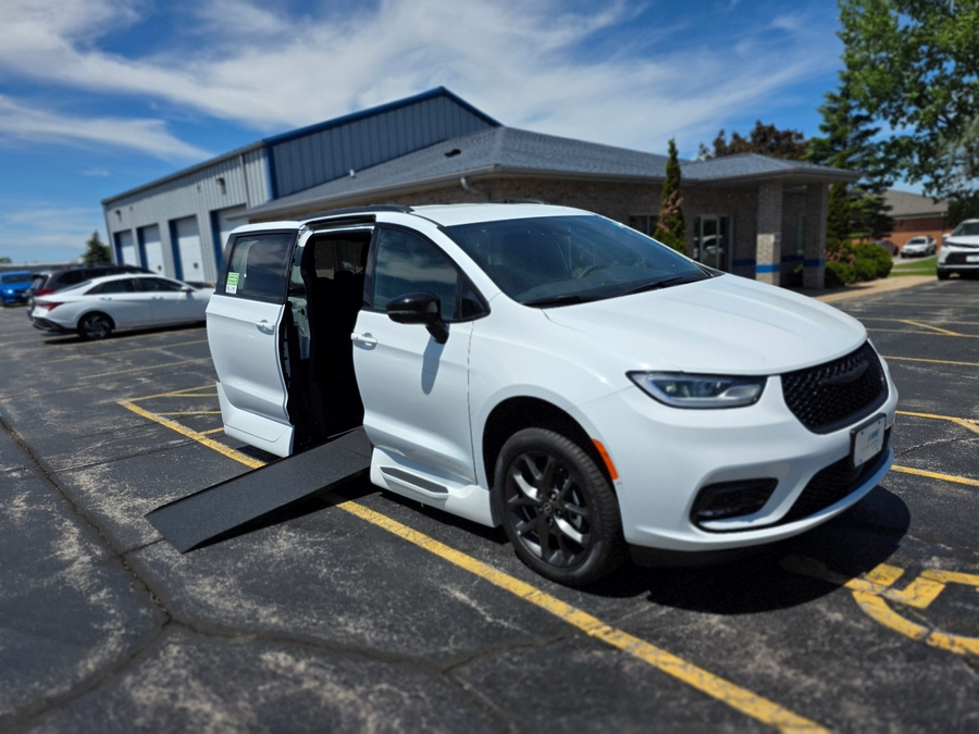 White Chrysler Pacifica with Vantage Mobility Side Entry Automatic In Floor conversion