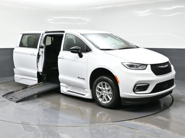 White Chrysler Pacifica with BraunAbility Side Entry Automatic Fold Out conversion