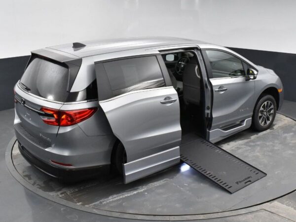 Silver Honda Odyssey with BraunAbility Side Entry Automatic In Floor conversion