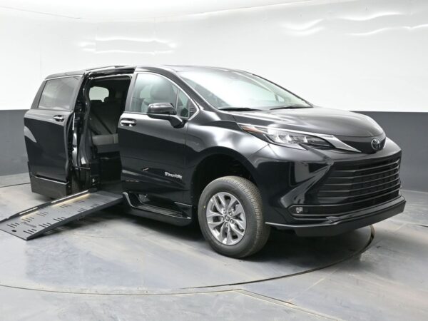 Black Toyota Sienna with BraunAbility Side Entry Automatic Fold Out conversion