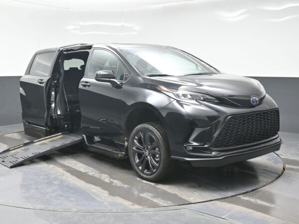Black Toyota Sienna with BraunAbility Side Entry Automatic Fold Out conversion