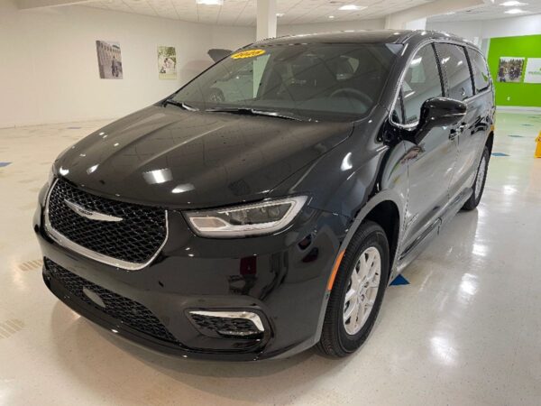 Black Chrysler Pacifica with BraunAbility Side Entry Automatic Fold Out conversion