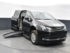 Black Chrysler Voyager with BraunAbility Side Entry Automatic Fold Out conversion