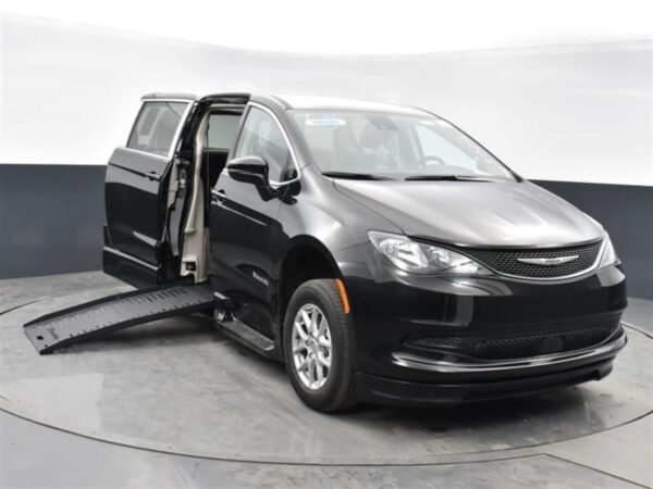 Black Chrysler Voyager with BraunAbility Side Entry Automatic Fold Out conversion