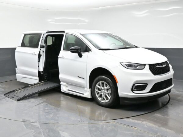White Chrysler Pacifica with BraunAbility Side Entry Automatic Fold Out conversion