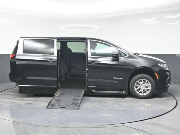 Black Chrysler Pacifica with BraunAbility Side Entry Automatic Fold Out conversion