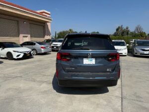 Blue Honda Odyssey with Vantage Mobility Side Entry Automatic In Floor conversion