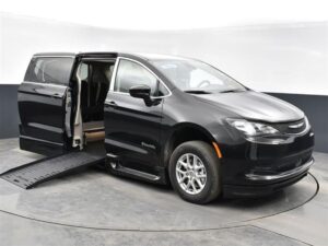 Black Chrysler Voyager with BraunAbility Side Entry Automatic Fold Out conversion