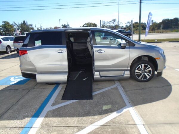 Silver Honda Odyssey with Vantage Mobility Side Entry Automatic In Floor conversion