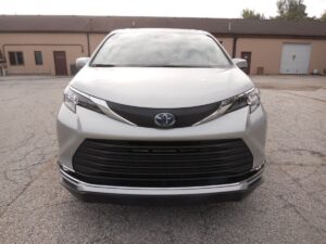 Silver Toyota Sienna with BraunAbility Side Entry Automatic Fold Out conversion