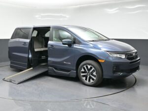 Blue Honda Odyssey with BraunAbility Side Entry Automatic In Floor conversion