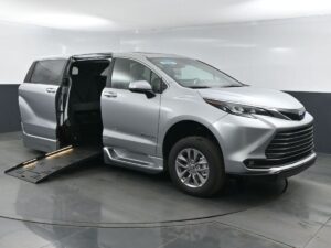 Silver Toyota Sienna with BraunAbility Side Entry Automatic Fold Out conversion