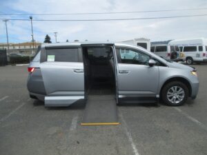 Honda Odyssey with Vantage Mobility Side Entry Automatic In Floor conversion