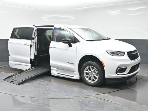 White Chrysler Pacifica with BraunAbility Side Entry Automatic Fold Out conversion