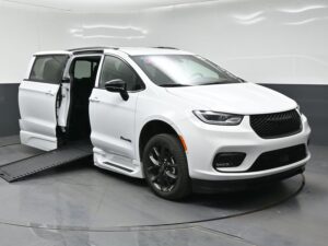 White Chrysler Pacifica with BraunAbility Side Entry Automatic In Floor conversion
