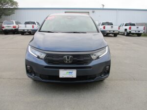 Blue Honda Odyssey with BraunAbility Side Entry Automatic In Floor conversion