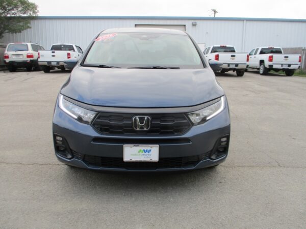 Blue Honda Odyssey with BraunAbility Side Entry Automatic In Floor conversion