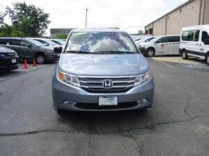 Blue Honda Odyssey with BraunAbility Side Entry Automatic Fold Out conversion
