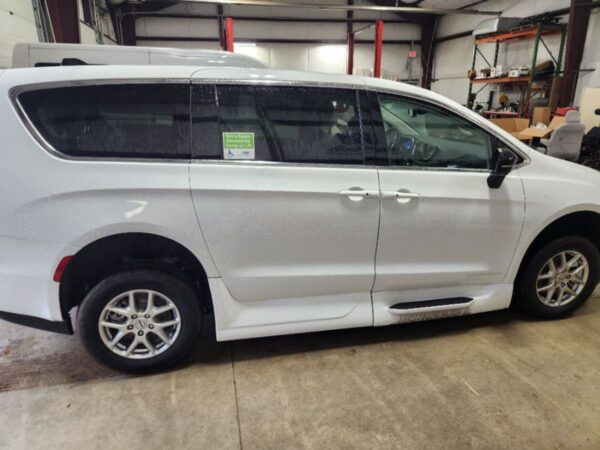 White Chrysler Pacifica with Vantage Mobility Side Entry Automatic In Floor conversion