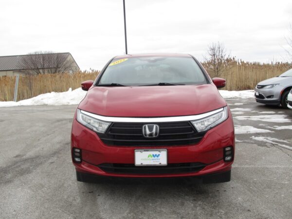 Red Honda Odyssey with Vantage Mobility Side Entry Automatic In Floor conversion