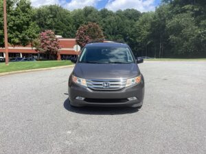 Honda Odyssey with Vantage Mobility Side Entry Automatic In Floor conversion