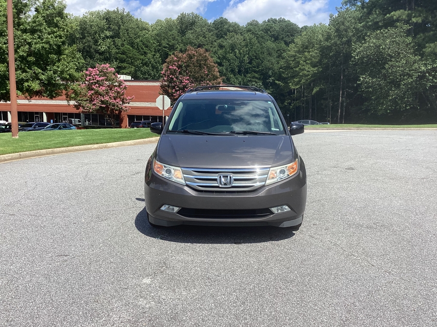 Honda Odyssey with Vantage Mobility Side Entry Automatic In Floor conversion