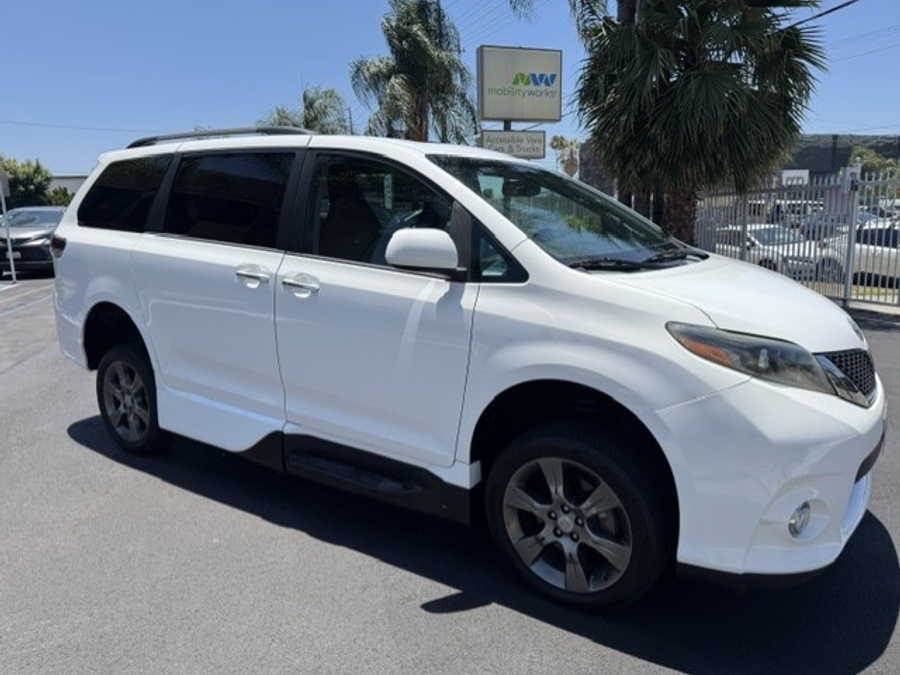 White Toyota Sienna with Vantage Mobility Side Entry Automatic In Floor conversion