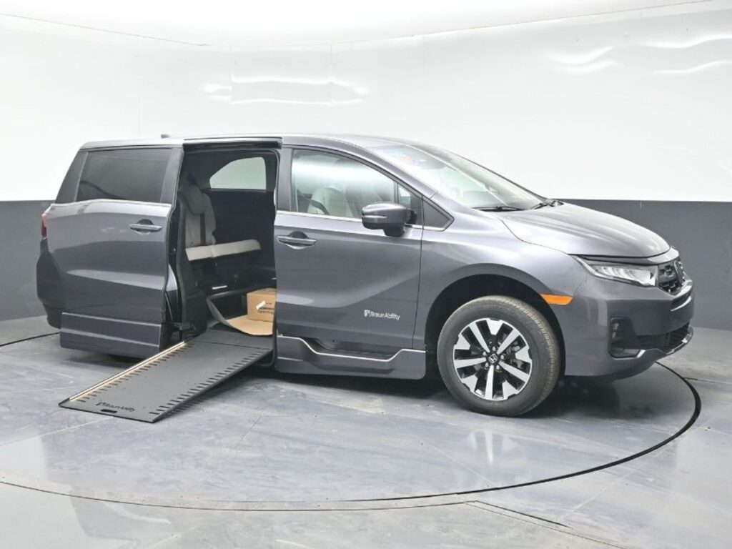 Grey Honda Odyssey with BraunAbility Side Entry Automatic In Floor conversion