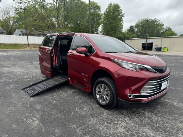 Toyota Sienna with BraunAbility Side Entry Automatic Fold Out conversion