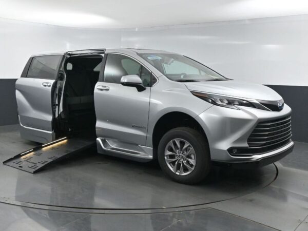 Silver Toyota Sienna with BraunAbility Side Entry Automatic Fold Out conversion