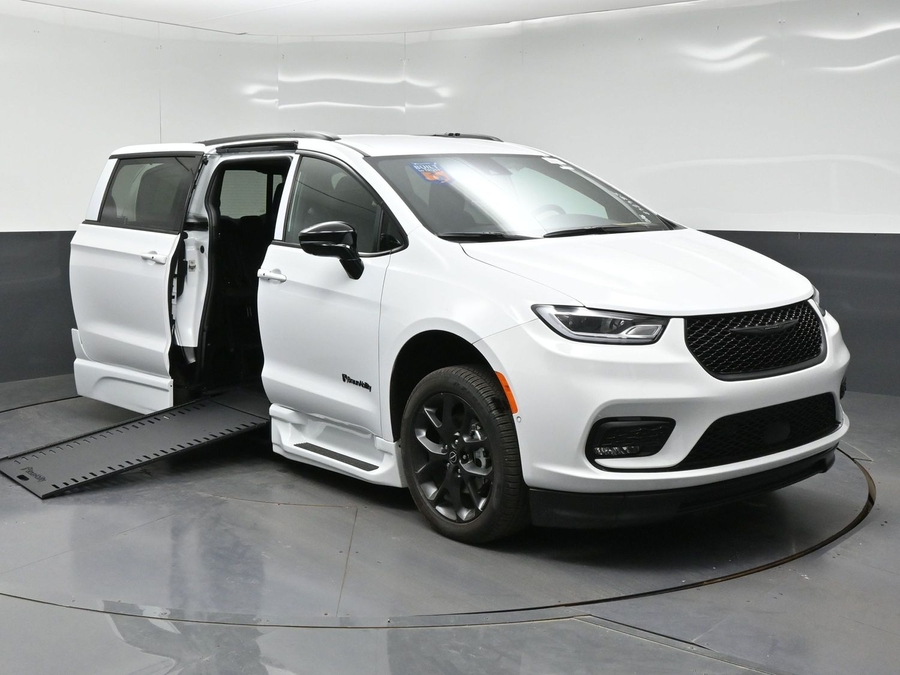 White Chrysler Pacifica with BraunAbility Side Entry Automatic In Floor conversion