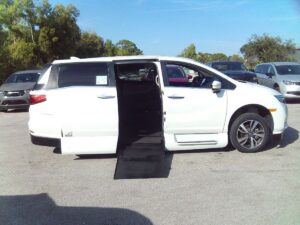 White Honda Odyssey with Vantage Mobility Side Entry Automatic In Floor conversion
