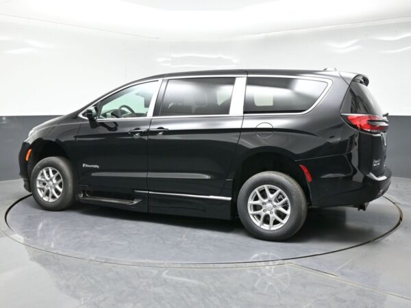 Black Chrysler Pacifica with BraunAbility Side Entry Automatic In Floor conversion