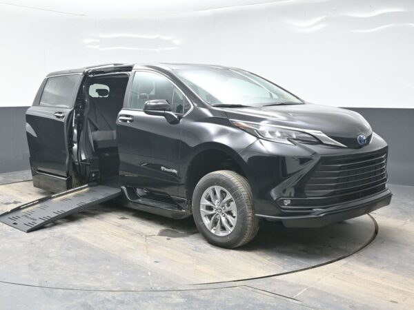 Black Toyota Sienna with BraunAbility Side Entry Automatic Fold Out conversion