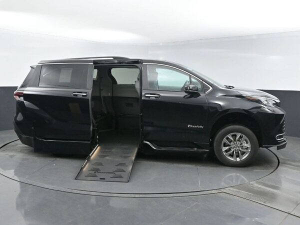 Black Toyota Sienna with BraunAbility Side Entry Automatic Fold Out conversion