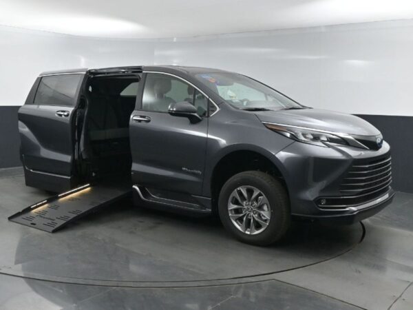Grey Toyota Sienna with BraunAbility Side Entry Automatic Fold Out conversion