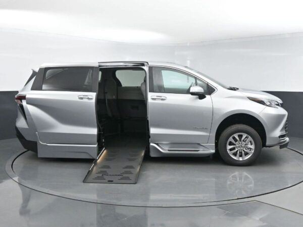 Silver Toyota Sienna with BraunAbility Side Entry Automatic Fold Out conversion