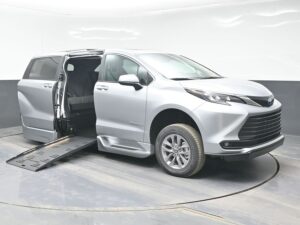Silver Toyota Sienna with BraunAbility Side Entry Automatic Fold Out conversion