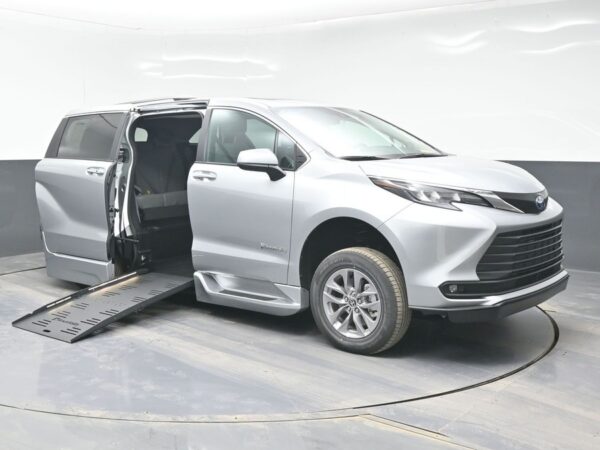 Silver Toyota Sienna with BraunAbility Side Entry Automatic Fold Out conversion