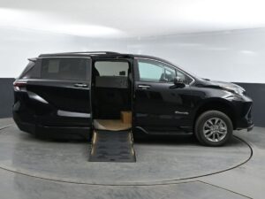 Black Toyota Sienna with BraunAbility Side Entry Automatic Fold Out conversion