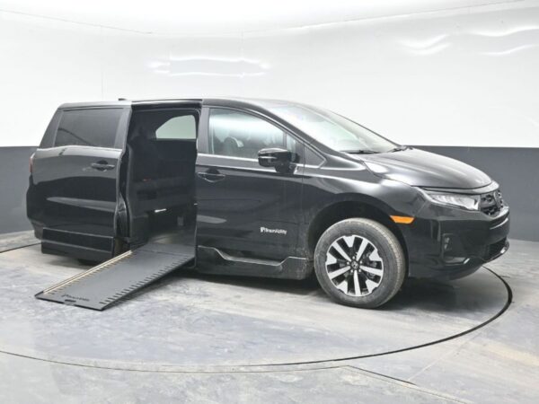Black Honda Odyssey with BraunAbility Side Entry Automatic In Floor conversion
